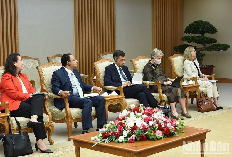 Miembros de la delegación de BM.