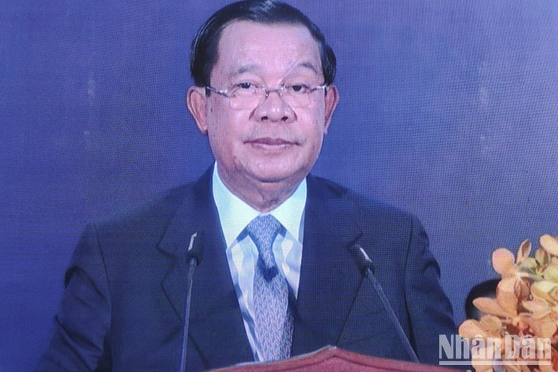 El primer ministro de Camboya, Samdech Techo Hun Sen, inaugura los Asean Para Games 12. El primer ministro de Camboya, Samdech Techo Hun Sen, inaugura los Asean Para Games 12.