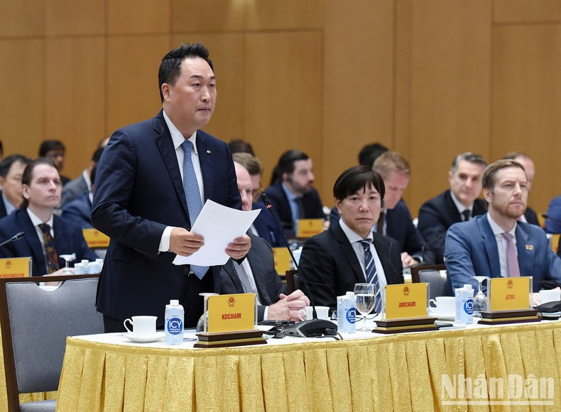 Hong Sun, presidente de la Asociación de Empresas Surcoreanas en Vietnam (Kocham) en la reunión. Hong Sun, presidente de la Asociación de Empresas Surcoreanas en Vietnam (Kocham) en la reunión.