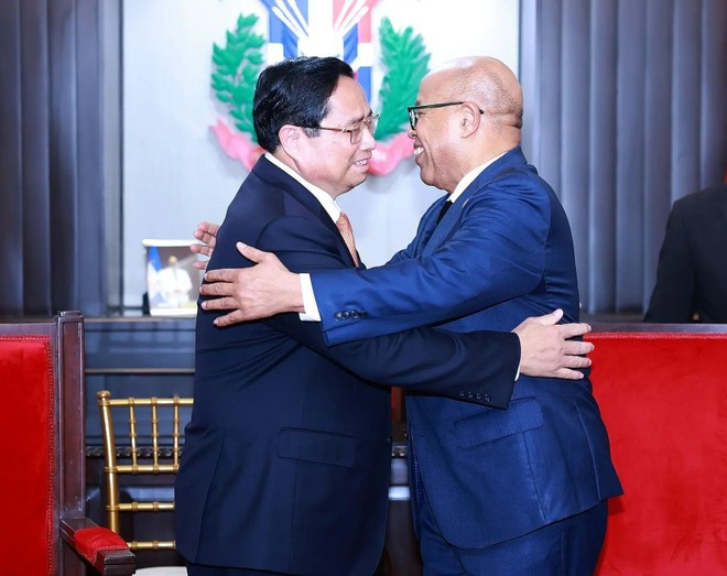 El primer ministro de Vietnam, Pham Minh Chinh, y el presidente de la Cámara de Diputados, Alfredo Pacheco. (Foto: VNA) El primer ministro de Vietnam, Pham Minh Chinh, y el presidente de la Cámara de Diputados, Alfredo Pacheco. (Foto: VNA)