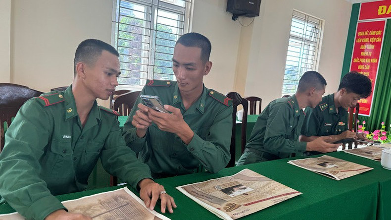 Se enseña cómo escanear un código QR.