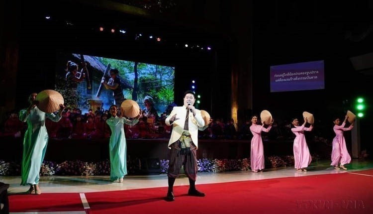 Concierto de la obra musical compuesta por la princesa de Tailandia Maha Chakri Sirindhorn sobre Vietnam, en la Universidad Chulalongkorn, Bangkok (Tailandia, 26 de marzo de 2024).