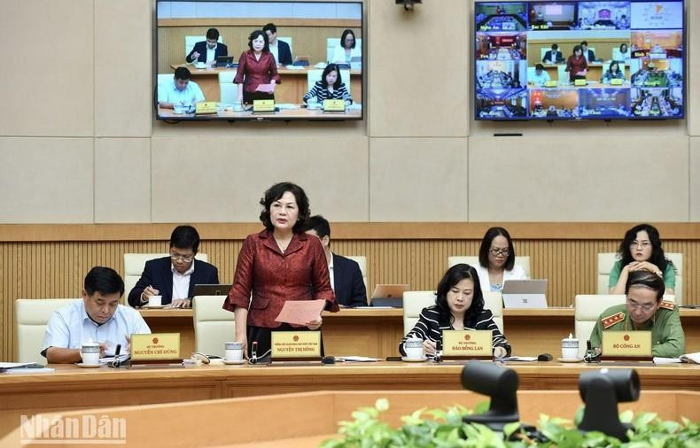 La gobernadora del Banco Estatal de Vietnam, Nguyen Thi Hong, habla en la reunión. La gobernadora del Banco Estatal de Vietnam, Nguyen Thi Hong, habla en la reunión.