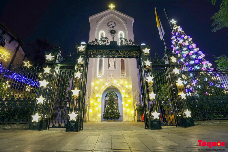 La iglesia es construida por el padre Despaulis Joseph cuando comenzó su sacerdocio en 1936 y fue inaugurada el 7 de mayo de 1939. La iglesia es construida por el padre Despaulis Joseph cuando comenzó su sacerdocio en 1936 y fue inaugurada el 7 de mayo de 1939.