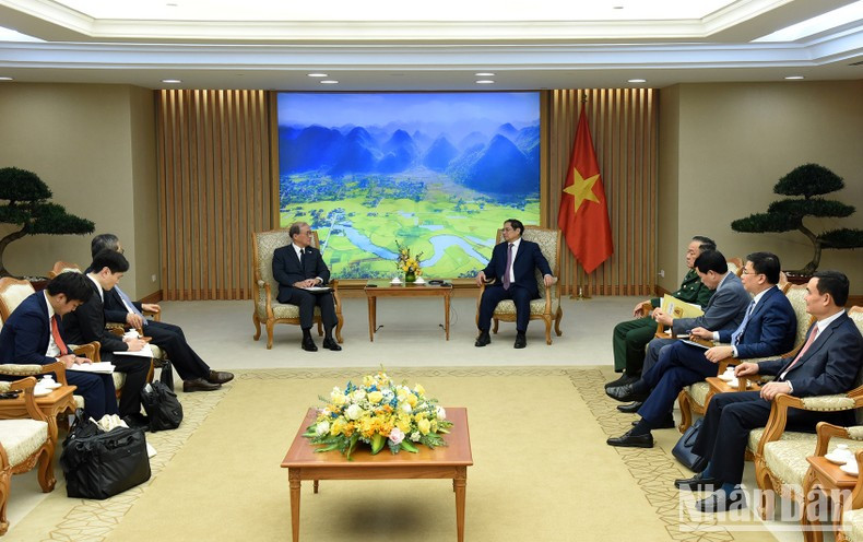 Ambas partes enfatizaron la importancia del respeto por el derecho, la unidad internacional y el multilateralismo en las relaciones internacionales por la paz, la estabilidad, la cooperación y el desarrollo en la región y el mundo.