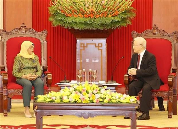 El secretario general del Partido Comunista de Vietnam, Nguyen Phu Trong, y la presidenta singapurense Halimah Yacob. (Foto: VNA) El secretario general del Partido Comunista de Vietnam, Nguyen Phu Trong, y la presidenta singapurense Halimah Yacob. (Foto: VNA)