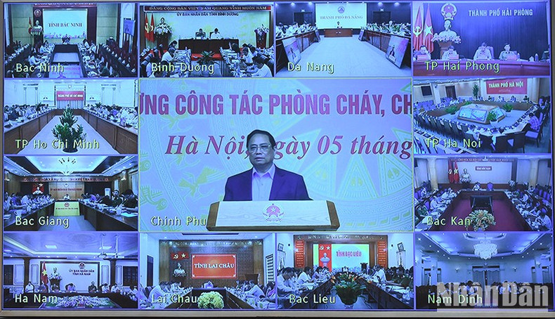 La conferencia se celebra en línea en la sede del Gobierno, con conexiones a 63 provincias y ciudades. La conferencia se celebra en línea en la sede del Gobierno, con conexiones a 63 provincias y ciudades.