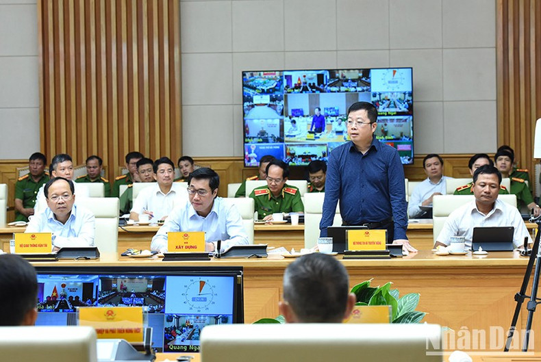 Habla el representante del Ministerio de Información y Comunicación. Habla el representante del Ministerio de Información y Comunicación.