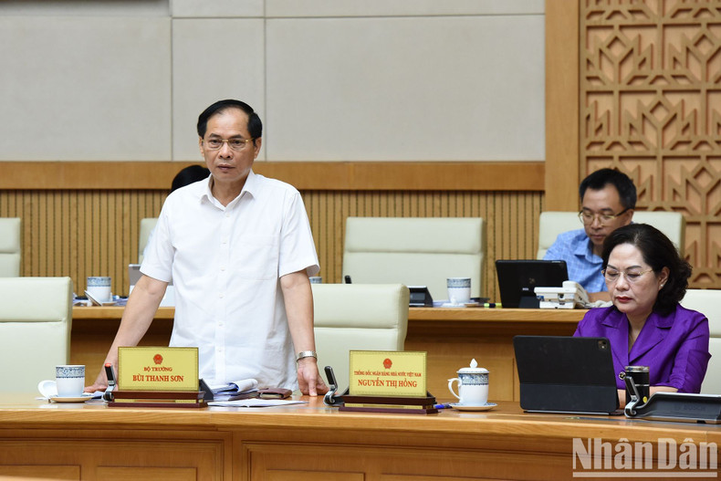 El ministro de Relaciones Exteriores de Vietnam, Bui Thanh Son, en el evento. El ministro de Relaciones Exteriores de Vietnam, Bui Thanh Son, en el evento.