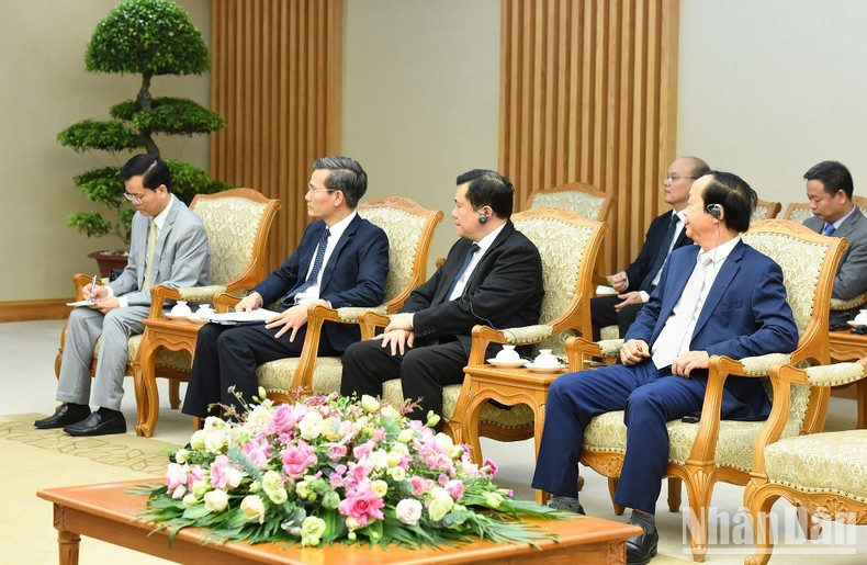 [Foto] Premier vietnamita recibe al enviado presidencial especial de EE.UU. para el Clima ảnh 4