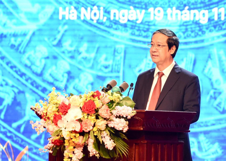 El ministro de Educación y Formación, Nguyen Kim Son, pronuncia un discurso en la cita. El ministro de Educación y Formación, Nguyen Kim Son, pronuncia un discurso en la cita.