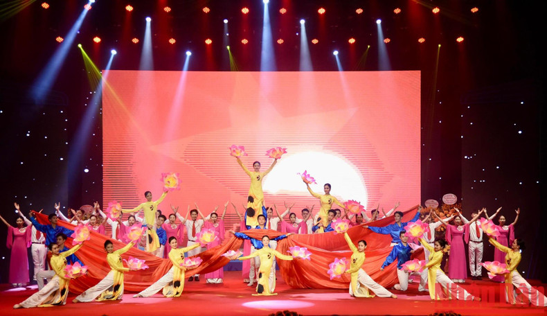 Un programa artístico especial en la ceremonia. Un programa artístico especial en la ceremonia.