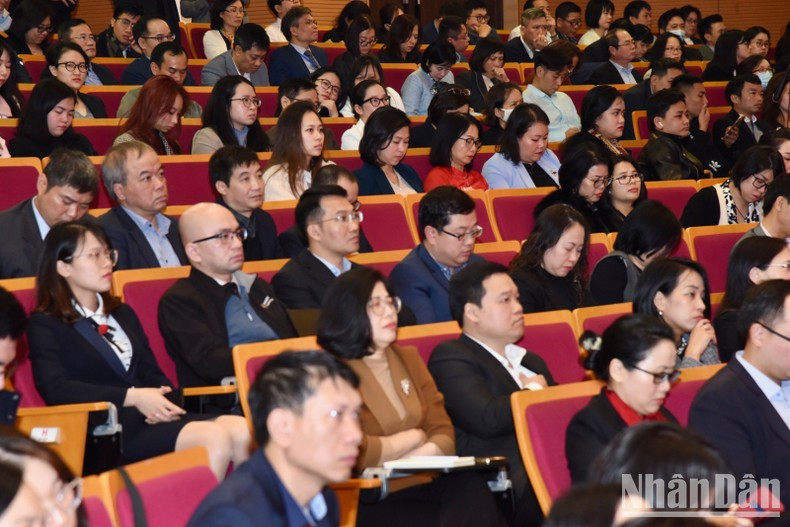 Delegados en la conferencia. Delegados en la conferencia.