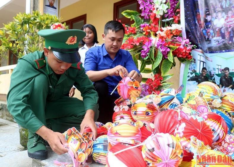 Sindicalistas de las entidades prepararon hermosos faroles para los niños. Sindicalistas de las entidades prepararon hermosos faroles para los niños.