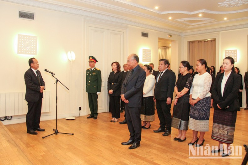 El embajador de Laos en Francia, Kham-Inh Khitchadeth, envía su más sentido pésame y elogia las grandes contribuciones del secretario general Nguyen Phu Trong a Vietnam y a la relación de solidaridad especial Vietnam-Laos. El embajador de Laos en Francia, Kham-Inh Khitchadeth, envía su más sentido pésame y elogia las grandes contribuciones del secretario general Nguyen Phu Trong a Vietnam y a la relación de solidaridad especial Vietnam-Laos.