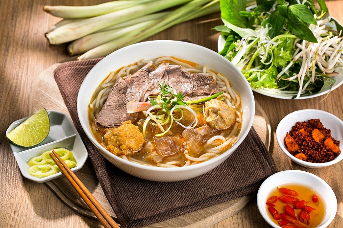 Bún bò Huế (Fotografía: vietnamtourism.gov.vn) Bún bò Huế (Fotografía: vietnamtourism.gov.vn)