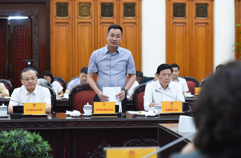 El director general de la Televisión de Vietnam, Le Ngoc Quang, habla en el evento.