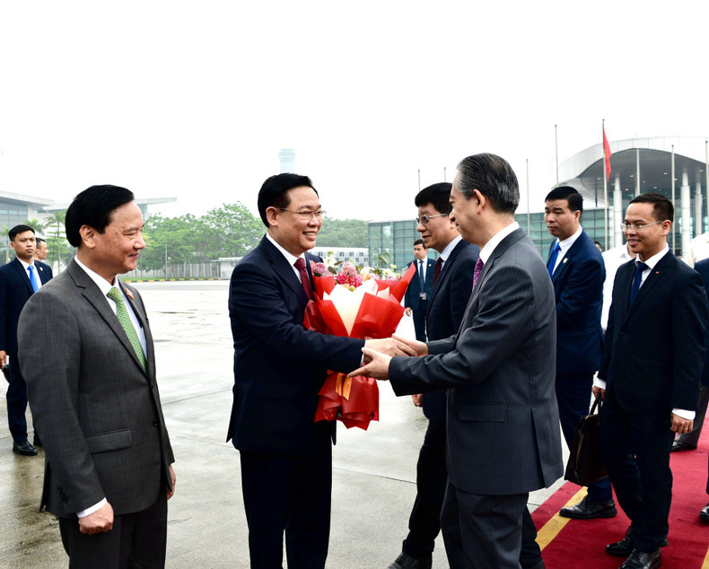 El dirigente vietnamita en el aeropuerto internacional de Noi Bai. El dirigente vietnamita en el aeropuerto internacional de Noi Bai.