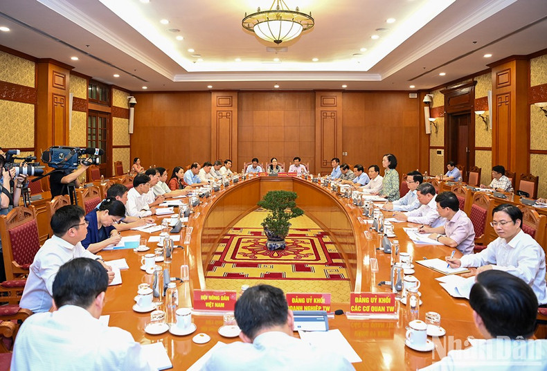 Vista de la reunión. Vista de la reunión.