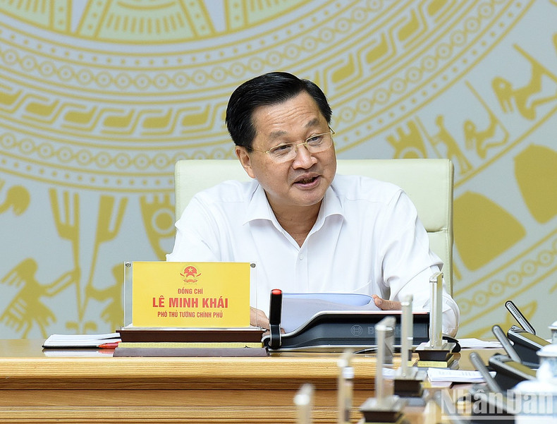 El viceprimer ministro Le Minh Khai interviene en el evento. El viceprimer ministro Le Minh Khai interviene en el evento.