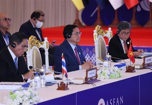 El primer ministro de Vietnam, Pham Minh Chinh, (centro) en la Cumbre Conmemorativa de Asean-Canadá. (Foto: VNA)