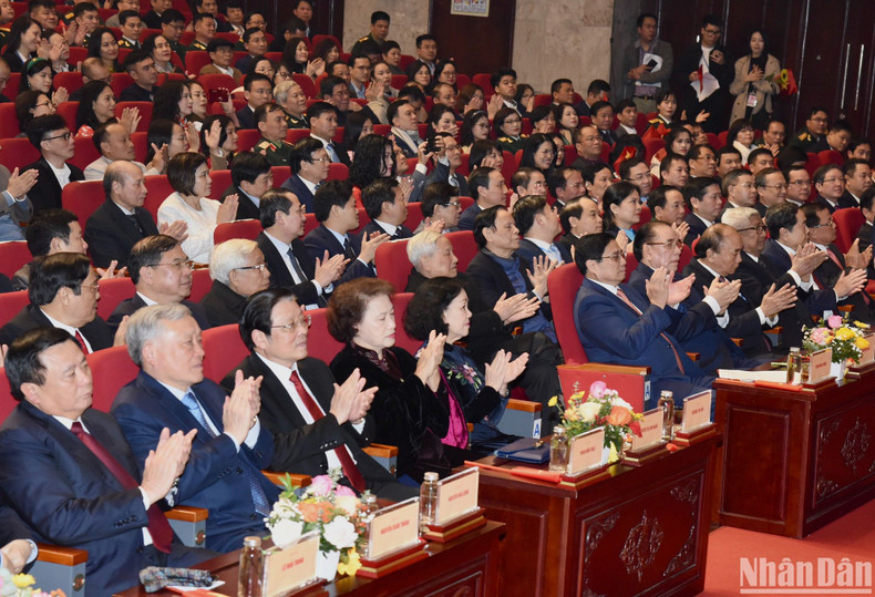 Asistentes a la cita. Asistentes a la cita.