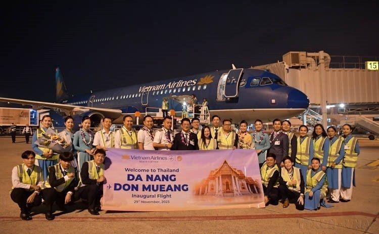 Inauguración de la nueva ruta aérea directa entre el Aeropuerto Internacional Don Mueang en Bangkok (Tailandia) y el Aeropuerto Internacional de Da Nang (Vietnam), operada por la aerolínea de bandera nacional Vietnam Airlines, el 29 de noviembre de 2023.