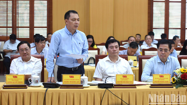 Habla Dang Hoang An, presidente del Consejo de Miembros del Grupo de Electricidad de Vietnam.