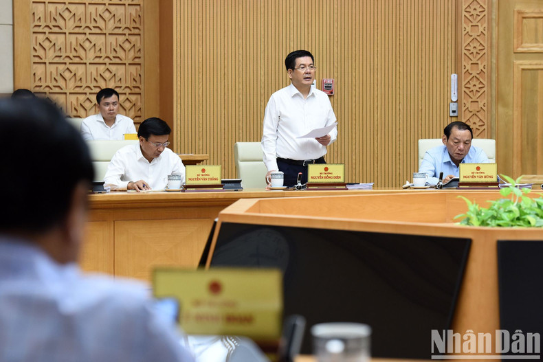 El ministro de Industria y Comercio, Nguyen Hong Dien, habla. El ministro de Industria y Comercio, Nguyen Hong Dien, habla.