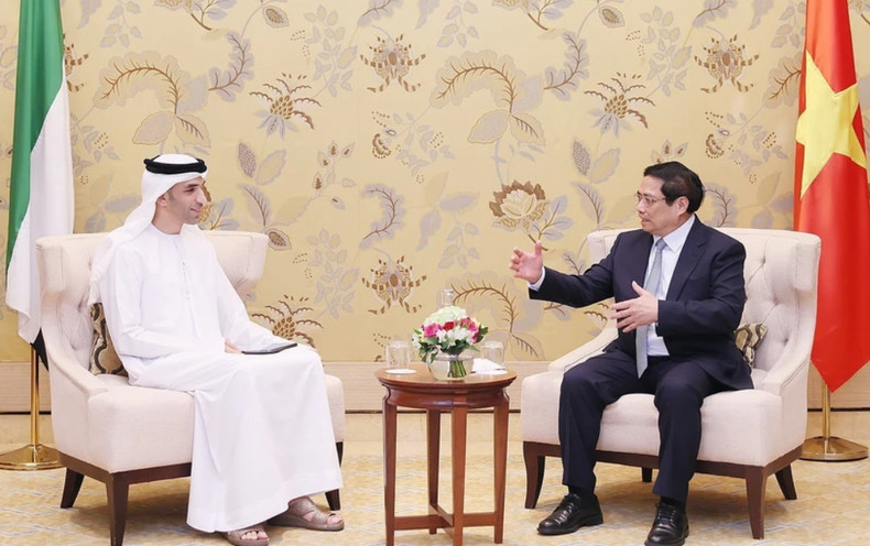 El primer ministro de Vietnam, Pham Minh Chinh, y Thani bin Ahmed Al Zeyoudi, secretario de Estado encargado de comercio exterior del Ministerio de Economía de EAU. El primer ministro de Vietnam, Pham Minh Chinh, y Thani bin Ahmed Al Zeyoudi, secretario de Estado encargado de comercio exterior del Ministerio de Economía de EAU.