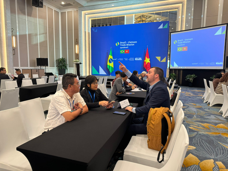 Empresas intercambian para buscar oportunidades de cooperación. Empresas intercambian para buscar oportunidades de cooperación.