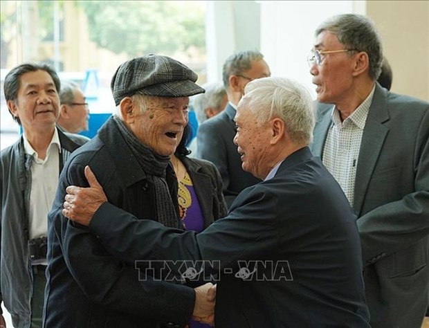 Los delegados son reporteros, técnicos, telegrafistas de la fuerza GP10 de la VNA.