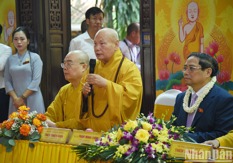 Interviene Thich Thien Nhon, presidente del Consejo Administrativo de la Sangha Budista de Vietnam. Interviene Thich Thien Nhon, presidente del Consejo Administrativo de la Sangha Budista de Vietnam.