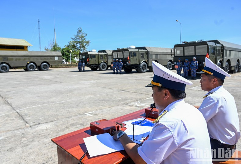 Los soldados de la Brigada realizan ensayo de entrenamiento. Los soldados de la Brigada realizan ensayo de entrenamiento.