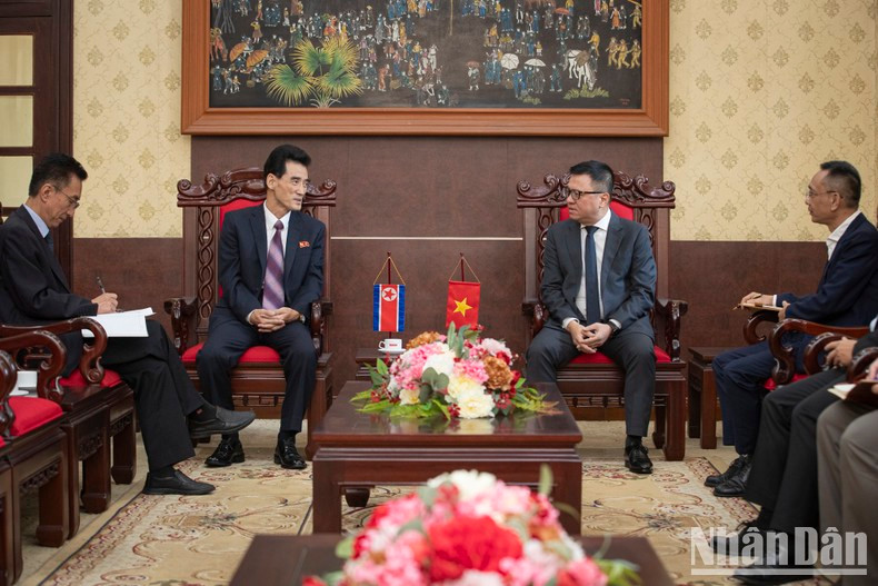 Vista del encuentro. Vista del encuentro.