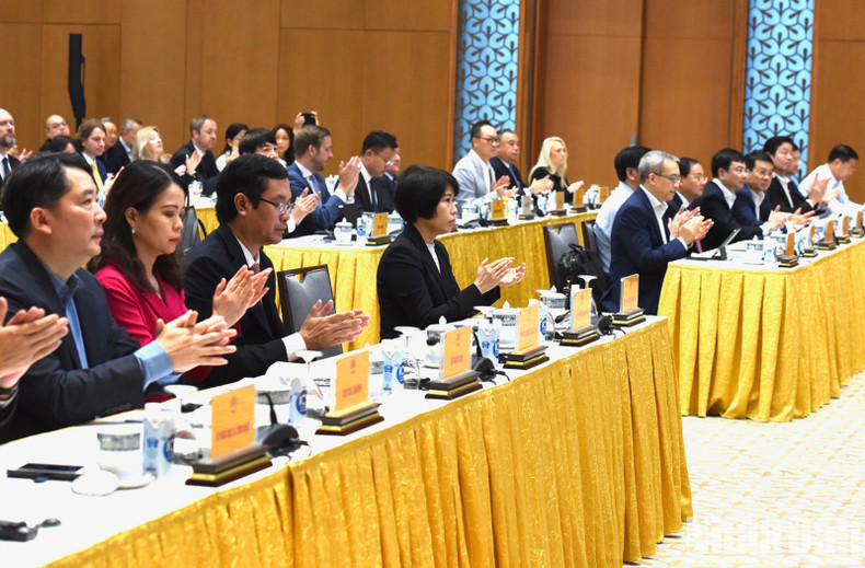 Asistentes a la cita. Asistentes a la cita.