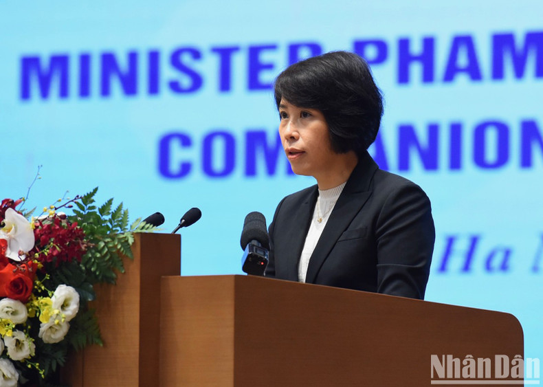 Habla Nguyen Thi Bich Ngoc, viceministra de Planificación e Inversión. Habla Nguyen Thi Bich Ngoc, viceministra de Planificación e Inversión.