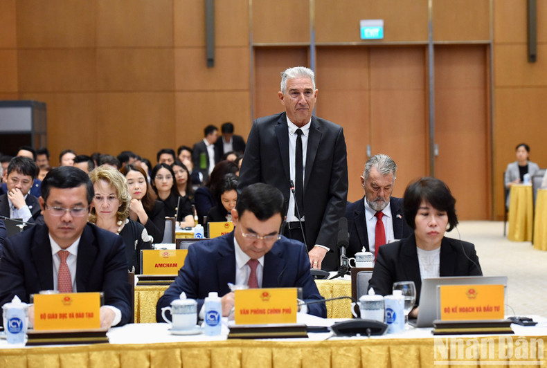 Habla John Rockhold, presidente de la Cámara de Comercio de Estados Unidos en Vietnam. Habla John Rockhold, presidente de la Cámara de Comercio de Estados Unidos en Vietnam.