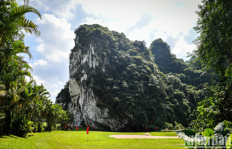 La Cueva de los Periodistas marca un momento heroico del personal del periódico Nhan Dan y de la gente del distrito de Luong Son durante la guerra de resistencia contra Estados Unidos.