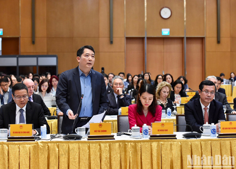 Habla representante del Ministerio de Finanzas de Vietnam. Habla representante del Ministerio de Finanzas de Vietnam.