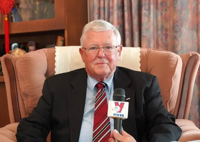 El profesor Carl Thayer en una entrevista con la VNA. (Foto: VNA)