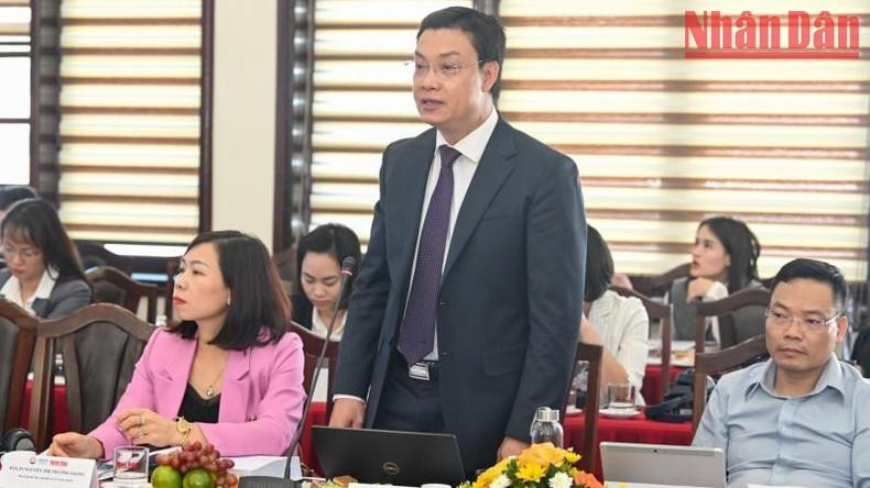 El director adjunto de la AJC Tran Thanh Giang expresa sus opiniones.