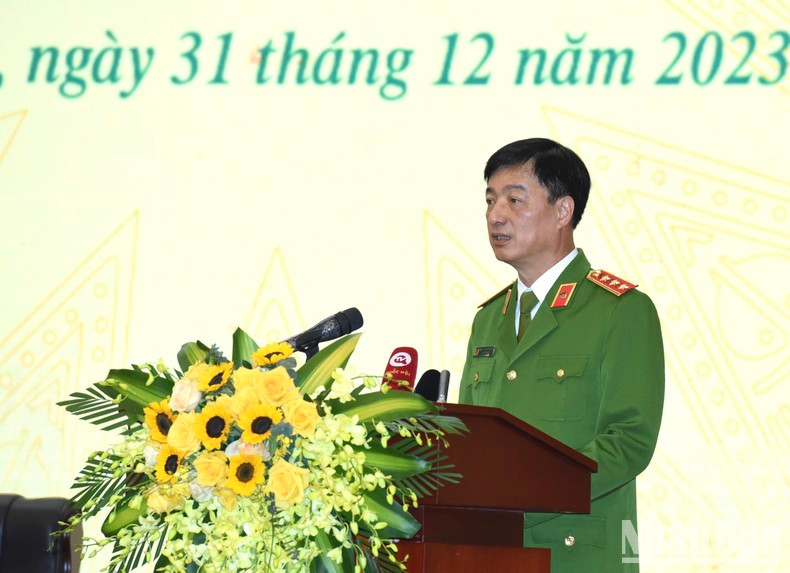 Habla Nguyen Duy Ngoc, viceministro de Seguridad Pública. Habla Nguyen Duy Ngoc, viceministro de Seguridad Pública.