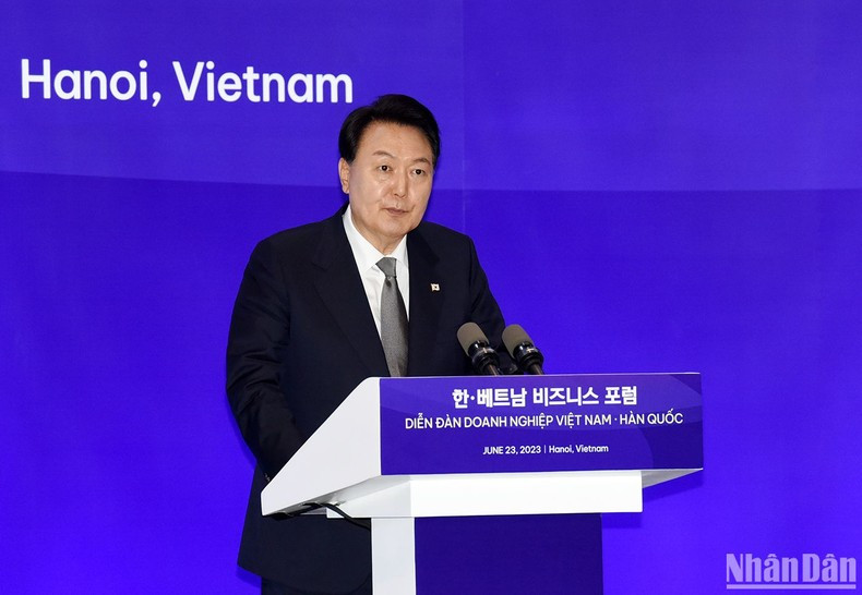 Yoon Suk Yeol interviene en el foro. Yoon Suk Yeol interviene en el foro.