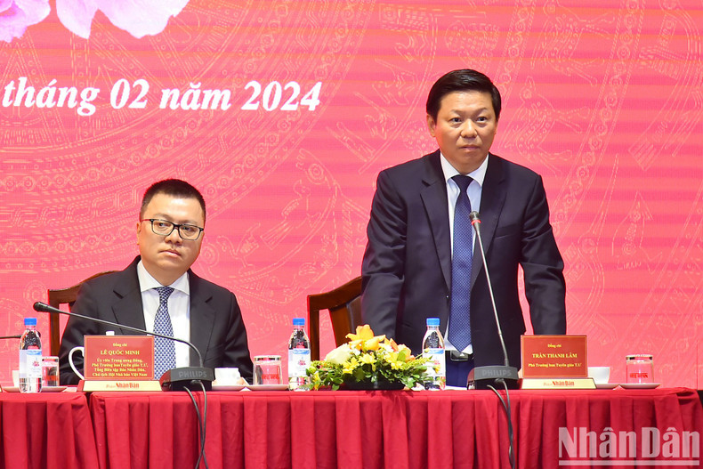 Tran Thanh Lam, subjefe de la Comisión de Comunicación y Educación del Comité Central del PCV, en la cita.