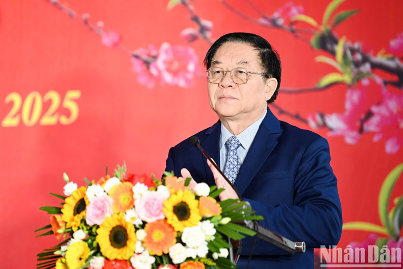 Nguyen Trong Nghia, miembro del Buró Político, secretario del Comité Central del PCV y jefe de su Comisión de Comunicación, Educación y Movilización de Masas, habla en el evento Nguyen Trong Nghia, miembro del Buró Político, secretario del Comité Central del PCV y jefe de su Comisión de Comunicación, Educación y Movilización de Masas, habla en el evento