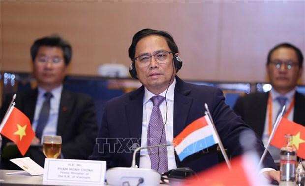 El primer ministro de Vietnam, Pham Minh Chinh, mantiene encuentro con dirigentes de grupos europeos. (Fotografía: VNA)
