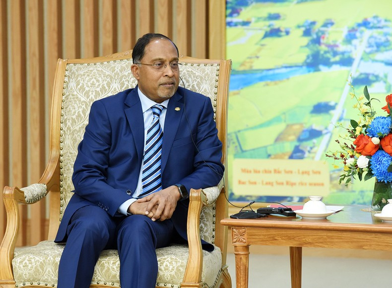 Zambry Abdul Kadir interviene en la cita. Zambry Abdul Kadir interviene en la cita.