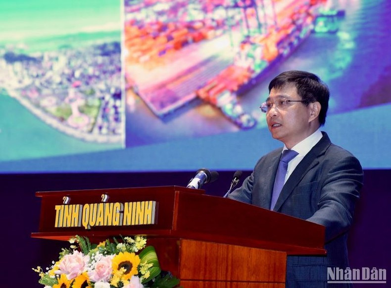 El ministro de Transporte, Nguyen Van Thang, interviene en la conferencia. El ministro de Transporte, Nguyen Van Thang, interviene en la conferencia.