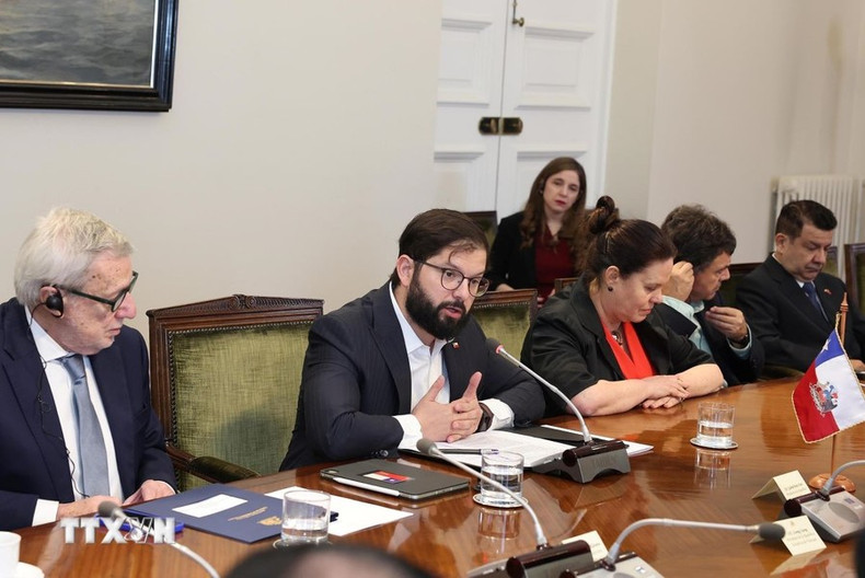 Gabriel Boric Font habla en el evento.